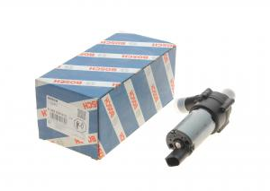 Насос циркуляції антифризу VW LT II 28-35 96-06 /T4 90-03 VAG 1J0 965 561 A BOSCH 0392020073