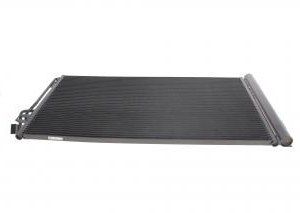 Радіатор кондиціонера MB Vito 03-07 MAHLE AC 761 000S (кріплення на 1 шпильку)