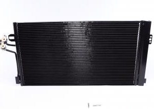 Радіатор кондиціонера MB Vito 03-07 MAHLE AC 762 000S (кріплення на 2 шпильки)